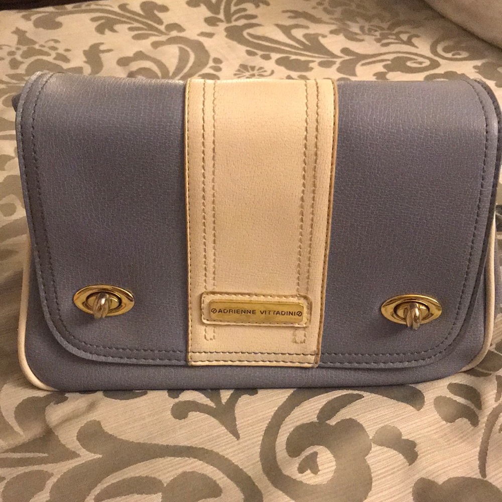 Purse - Picture 2 of 7